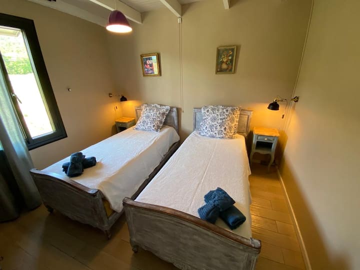 غرفة النوم 3 (الطابق الأول).