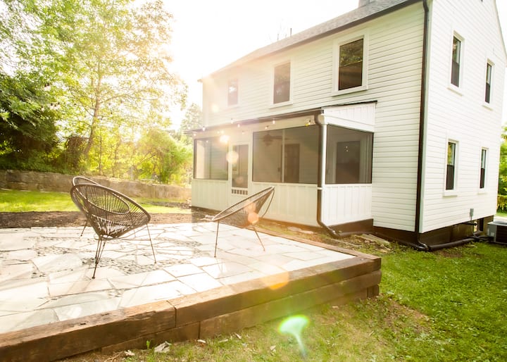 The Chessie House Spacious Home + Great Walks DT Houses for Rent in