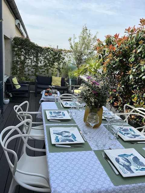 Duplex with full sky terrace, 10mn Paris center