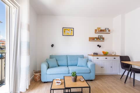 1BD Apartment/ 2min to the beach / sea views