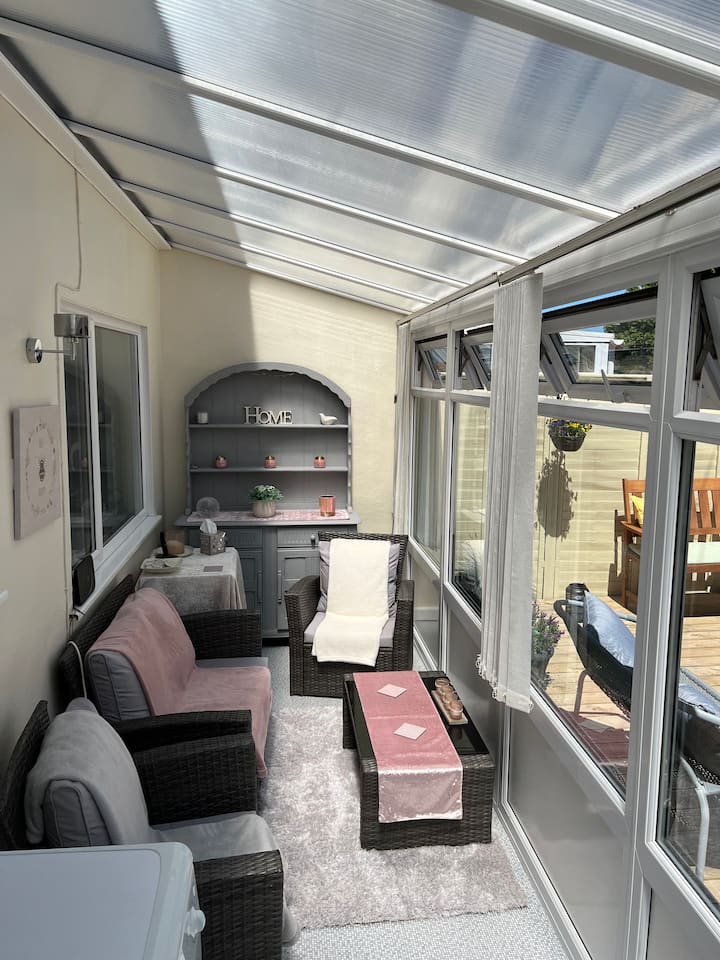 The Rockery - 1 Bedroom Guest Suite - Camborne