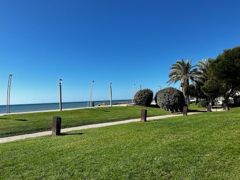 Top performing Airbnb: Lovely one bedroom condo w/ pool and free parking in Quarteira