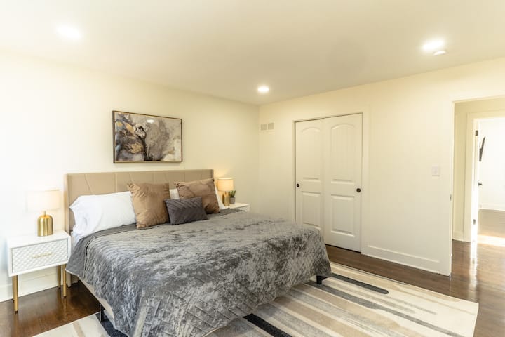 Chambre principale avec lit King Size.