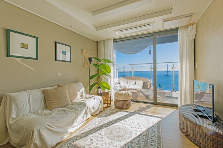 Haeundae Beach : locations de vacances avec patio \- Corée du Sud | Airbnb