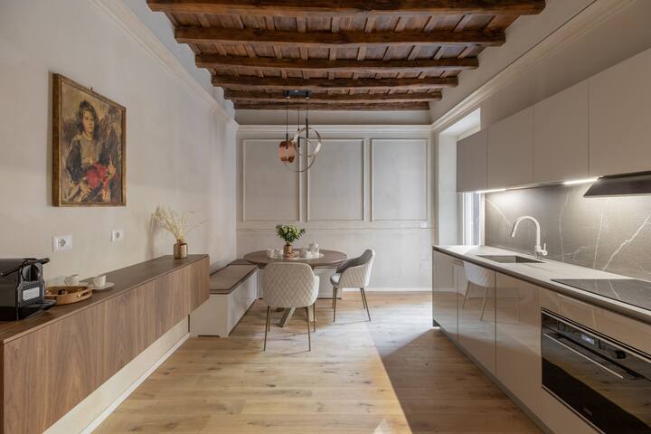 iFlat | The Trastevere’s Stairway gallery image 2