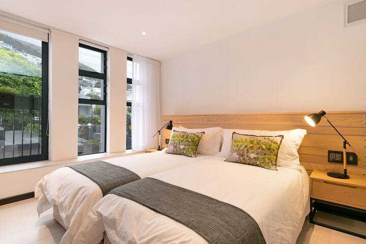 4-Bedroom Serviced apartment with Balcony. gallery image 4
