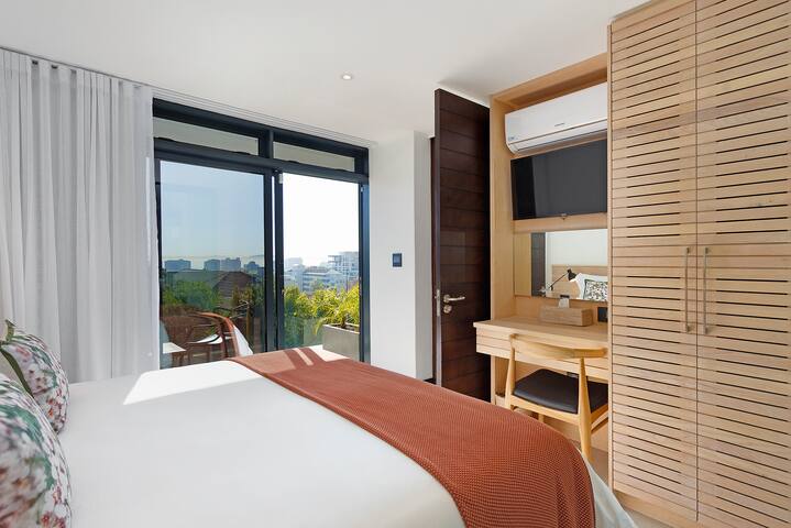 4-Bedroom Serviced apartment with Balcony. gallery image 3