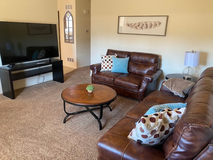 Great & Convenient 2 Bedroom 1.5 Bath - Cheyenne, WY