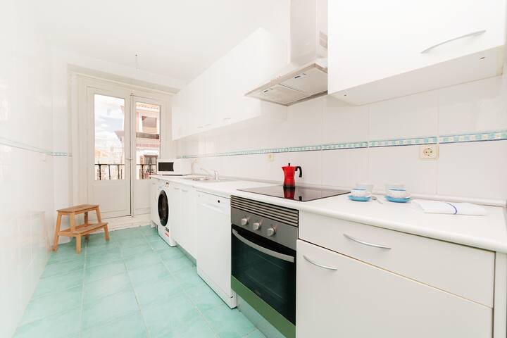 Regio Esquinazo / Calle Mayor y Cava de San Miguel gallery image 3