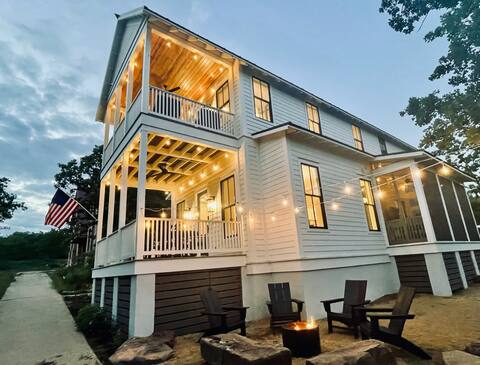Brand new luxury cottage in Carlton Landing