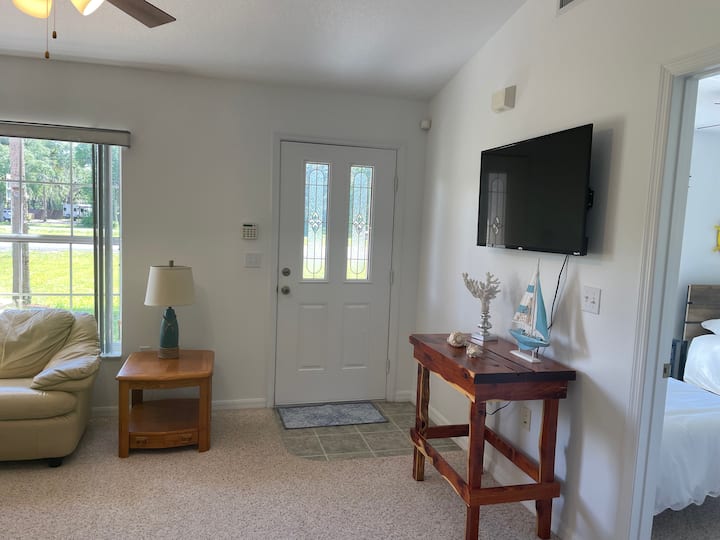 2-bed Cozy Home Located In Crystal River Fl - Crystal River, FL