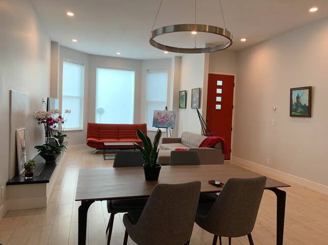 Beautiful, clean, spacious apartment with yard gallery image 4