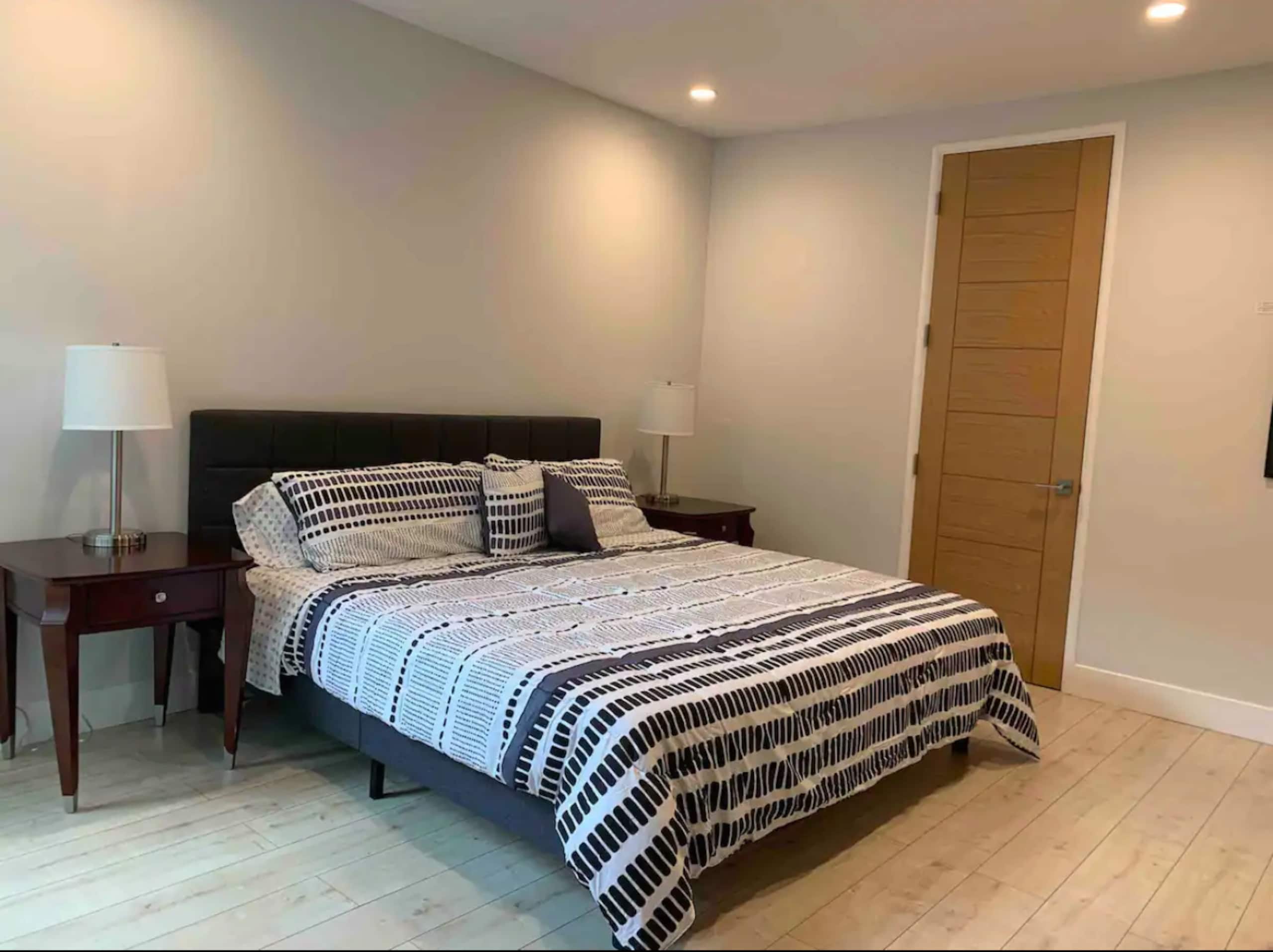 Condo in San Francisco · ★4.91 · 3 bedrooms · 3 beds · 3 baths - Image 11