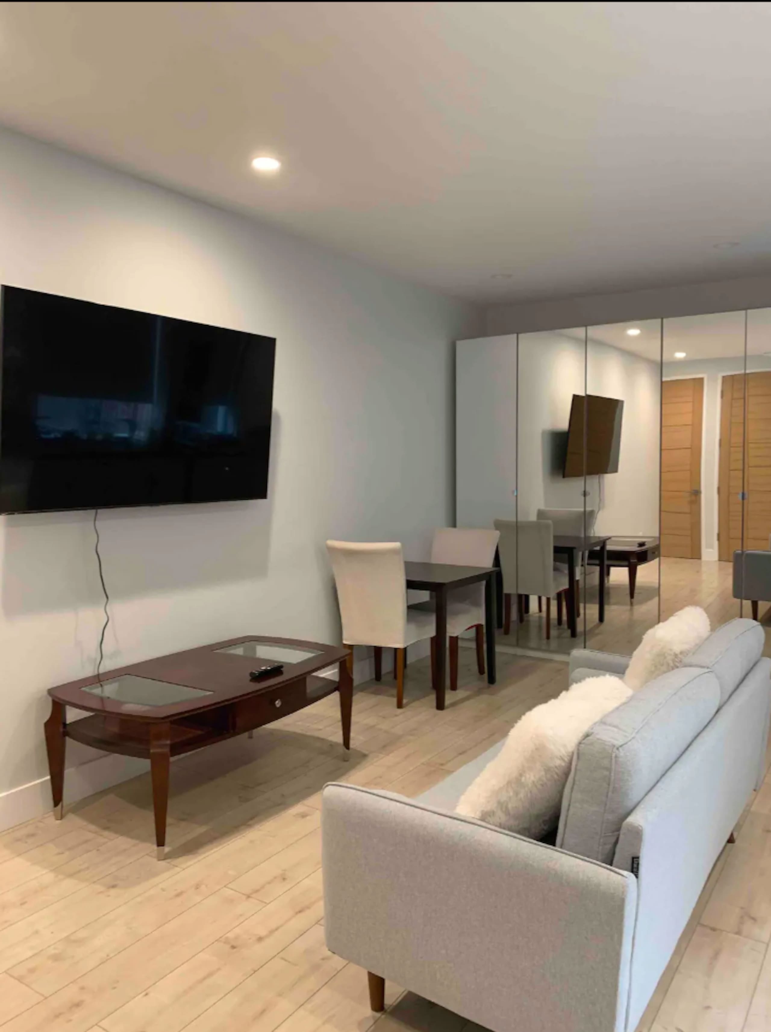 Condo in San Francisco · ★4.91 · 3 bedrooms · 3 beds · 3 baths - Image 3