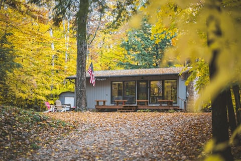 Pet-Friendly, Cozy Cottage in Northern Door County