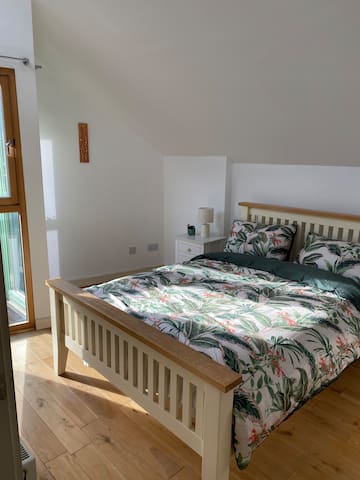 Architect Designed Two Bedroom City Centre Mews.