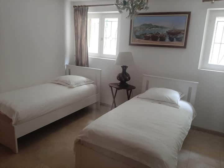 غرفة النوم 2