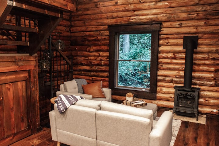 Cabin Off 39 - Peaceful, Private One Bedroom Cabin - Indiana