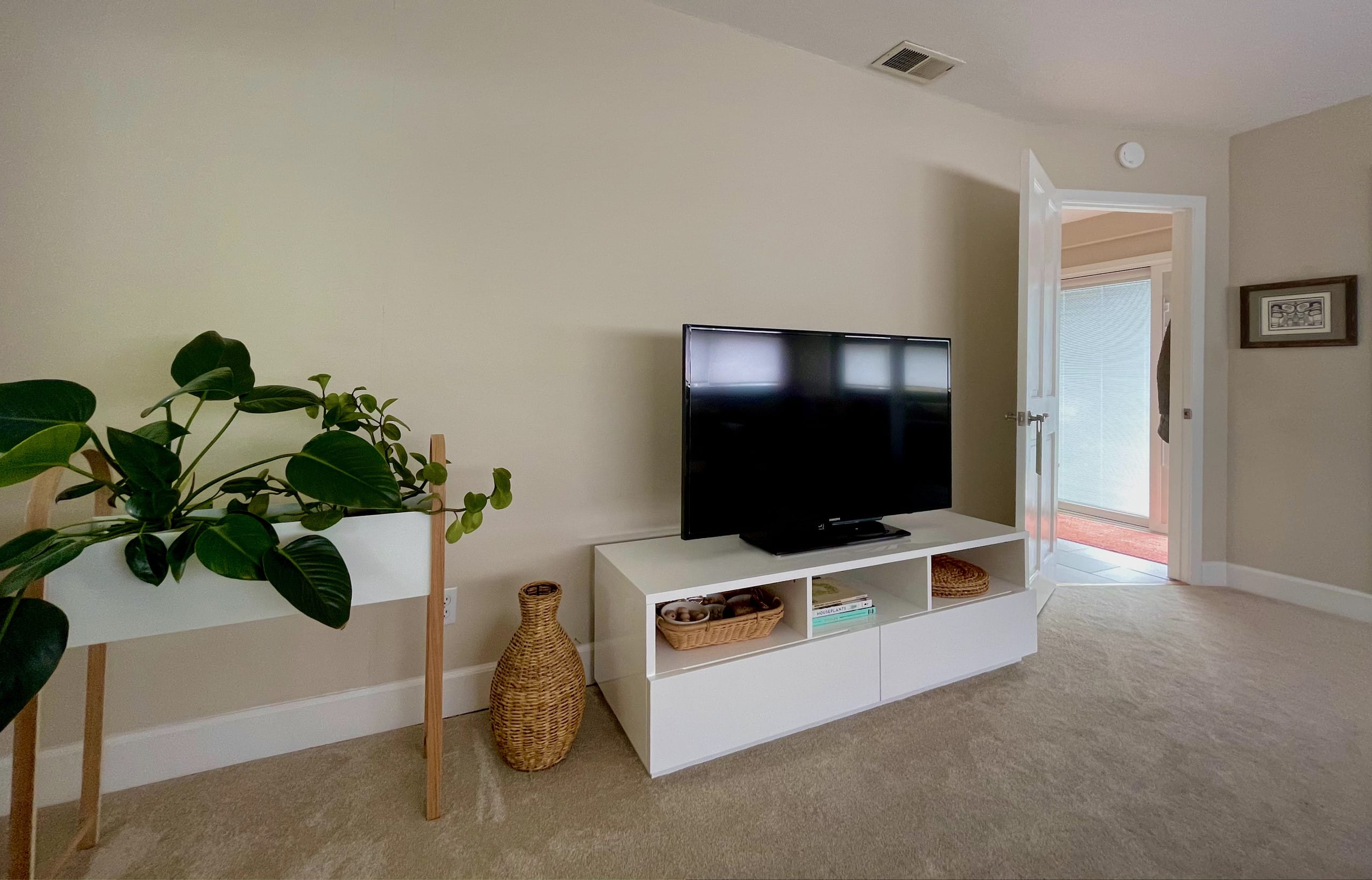 Sunsoaked Hillside Pool Retreat, SF/Napa Midpoint - Photo 15
