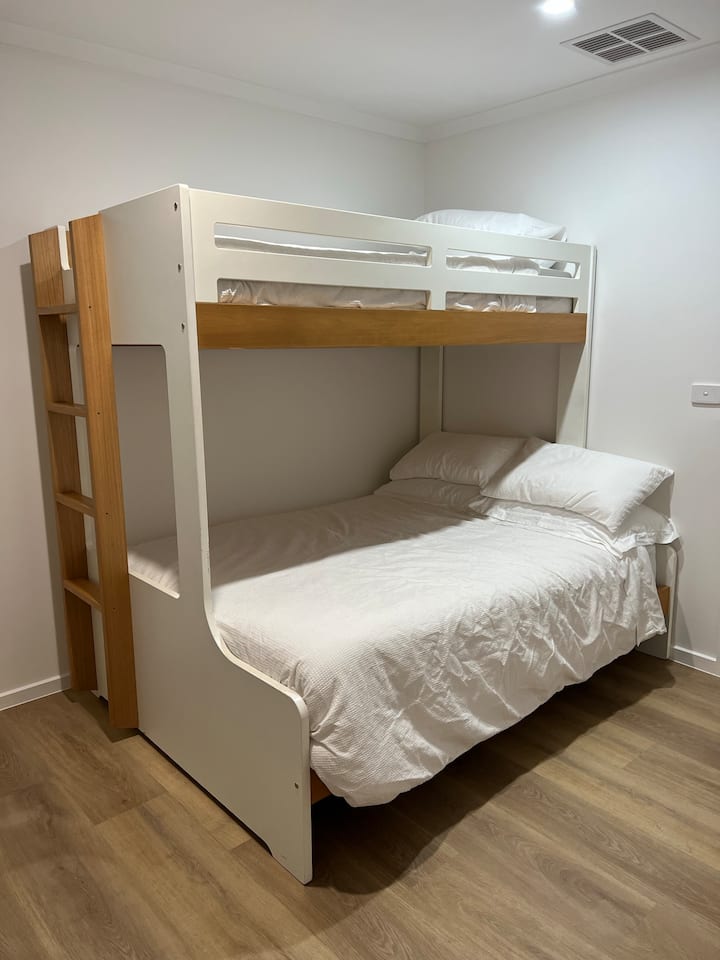 Treća spavaća soba, kreveti na kat (jednostruki i dvostruki)