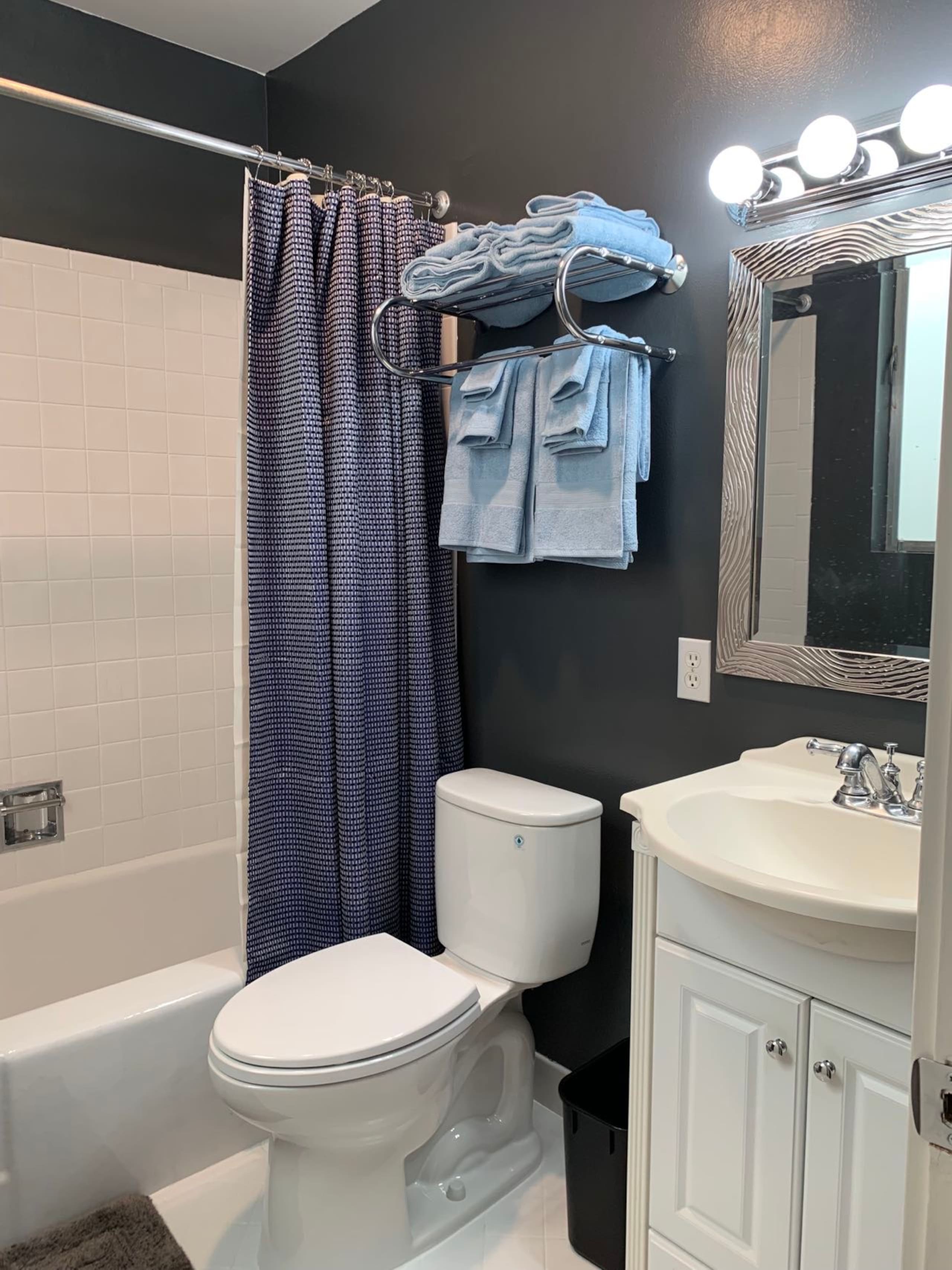 Home in San Francisco · ★4.95 · 3 bedrooms · 3 beds · 1 bath - Image 13