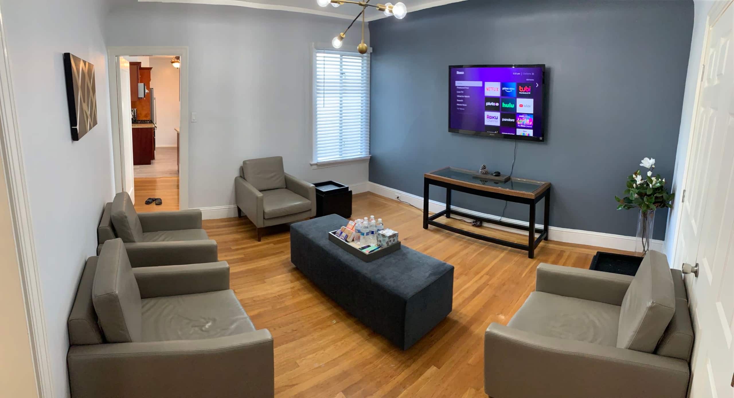Home in San Francisco · ★4.95 · 3 bedrooms · 3 beds · 1 bath - Image 14