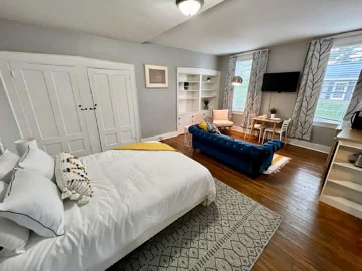 Smart tv with Wifi.   Black out curtains.  