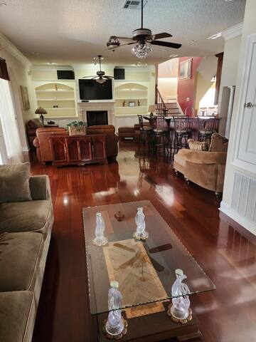 4 Bedroom, pool, outdoor kitchen with half bath. gallery image 5