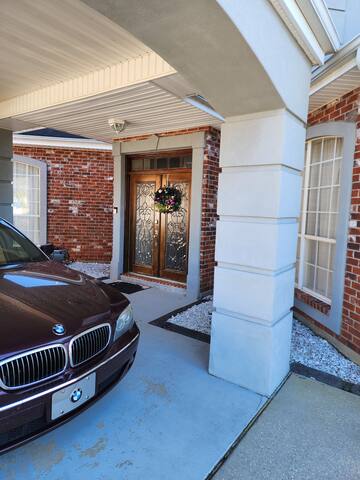 4 Bedroom, pool, outdoor kitchen with half bath. gallery image 4