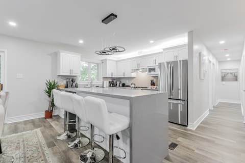 Hot tub, Sauna, fire pit, close to Friday Harbour