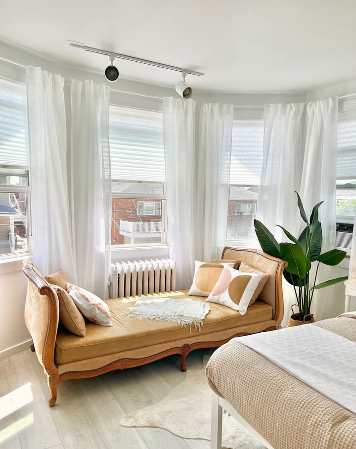 Steps From The Beach Designer Space For 2 - Long Island