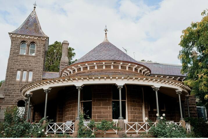 “Chateau Kolor” A 5 Bedroom Bluestone Homestead gallery image 3