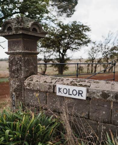 “Chateau Kolor” A 5 Bedroom Bluestone Homestead gallery image 4