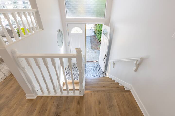 Centrally located three bedroom two bathroom home gallery image 3