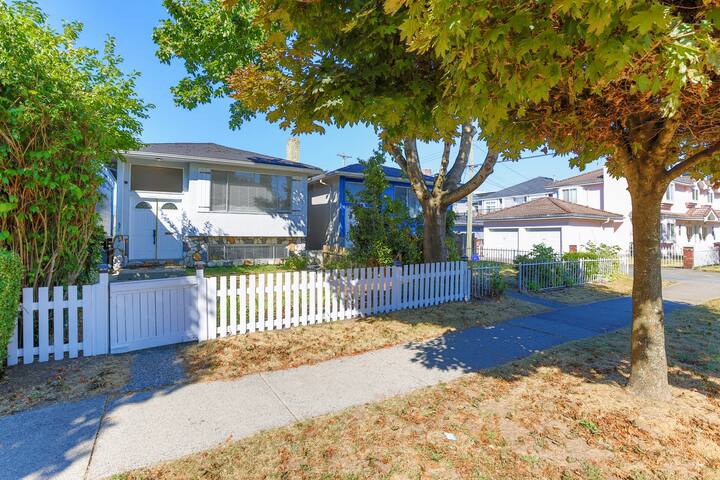 Centrally located three bedroom two bathroom home gallery image 2