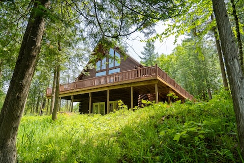 Tranquil cabin on the Pine River