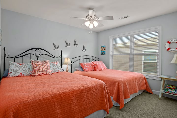 2 queen beds
