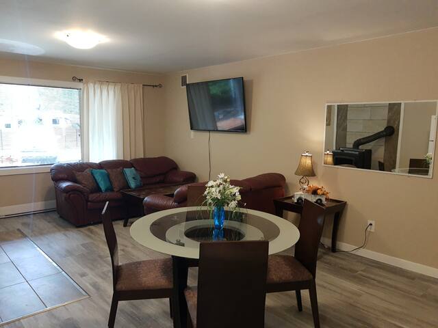 Forest Cove two bedroom 3 beds guest suite gallery image 3