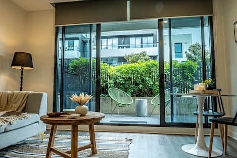 Top Airbnb: A Warm Welcoming Apartment Retreat in Footscray