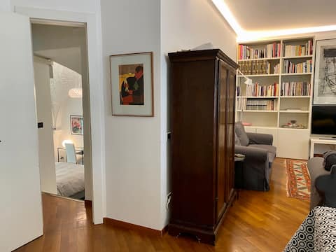 Popular Airbnb listing: comfortable and convenient in downtown Milan in Milano
