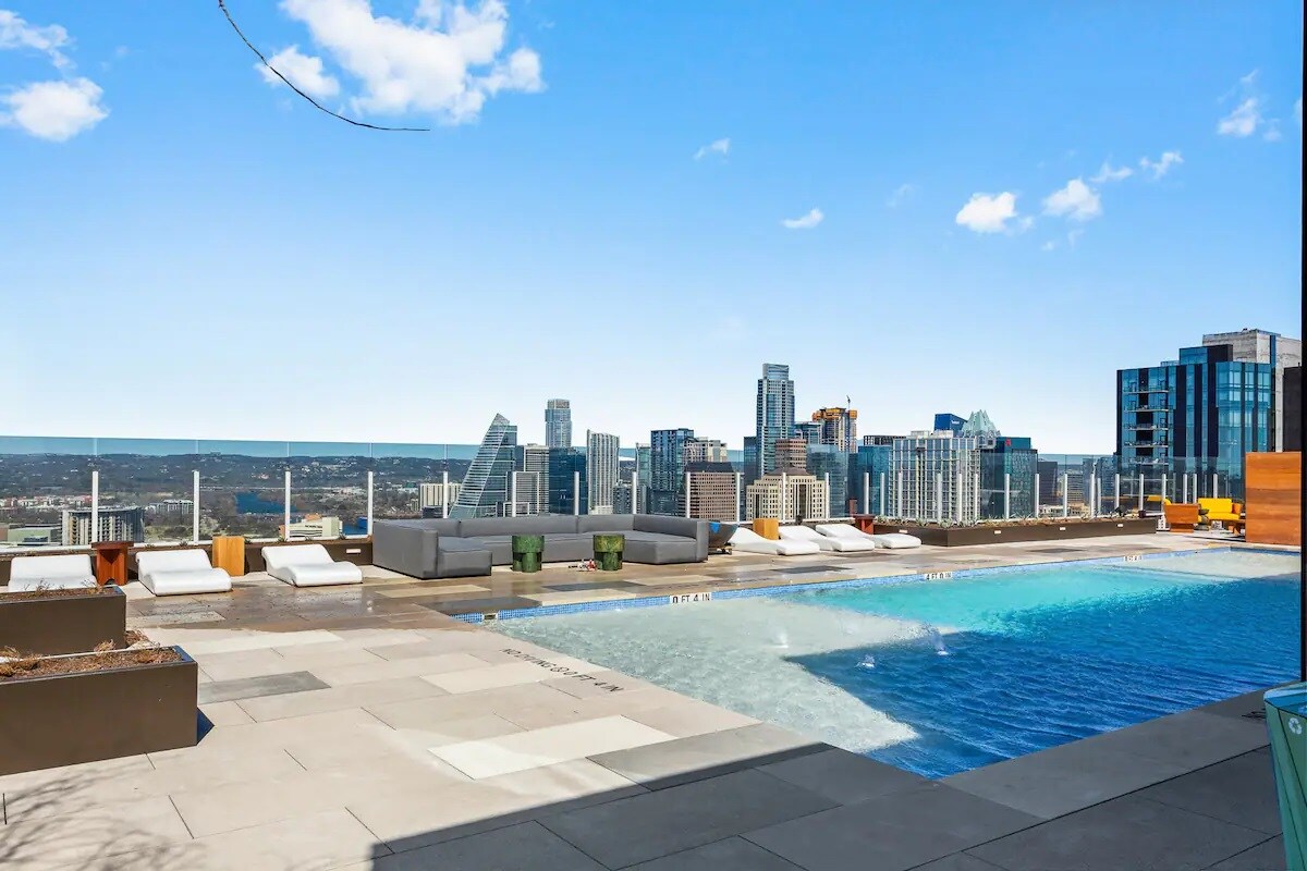 Rainey St -Luxury 1BR - Top Amenities -RT Pool -17
