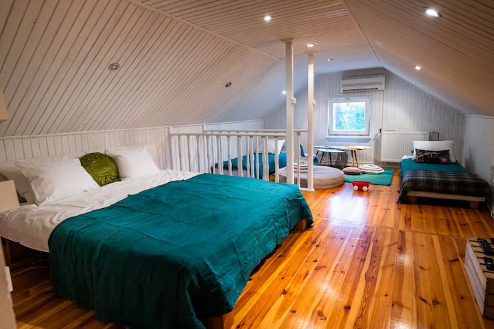 Additional bedroom in loft 