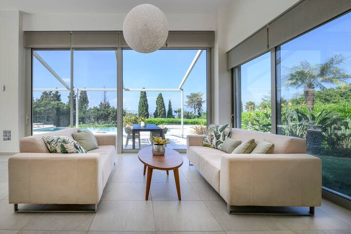 Phillyrėa Luxury Villas•Superior Dåphne 4 bedrooms gallery image 3