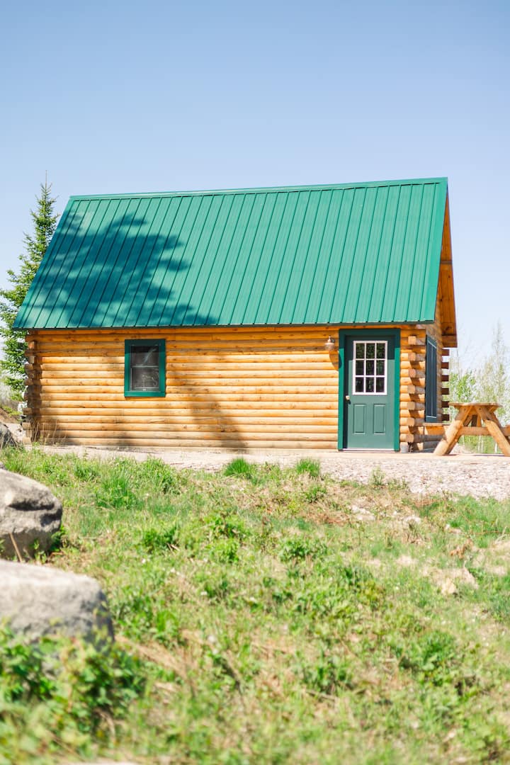 36 Flagpole View Cabins King Cabin in Columbia Falls, Maine