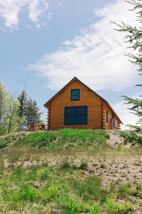 #38 - Flagpole View Cabins - King Cabin
