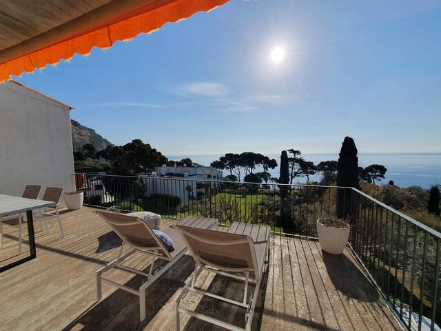 Hermoso 4 p. increíble vista al mar, playa a pie!