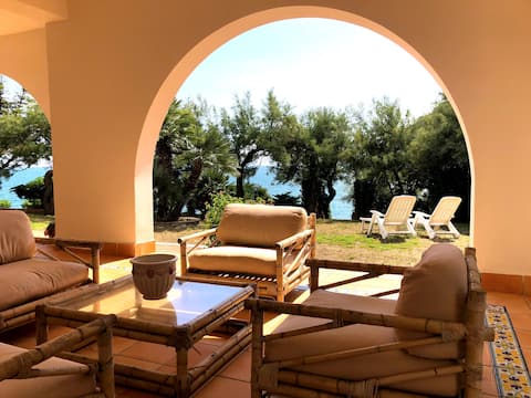 Garden by the sea in villa with Patio Relax
