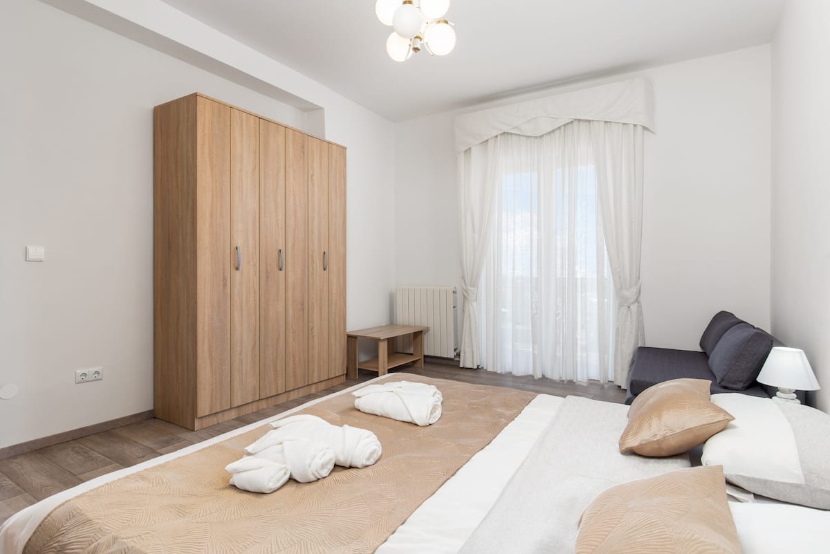 Spavaća soba s izlazom na terasu