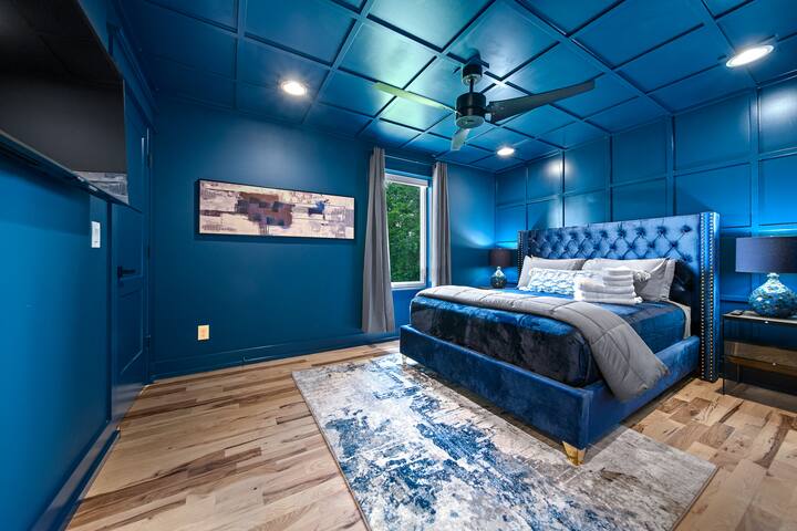 Bold Boutique Home with Heated Pool gallery image 5