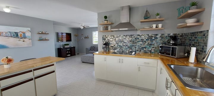 Cozy Apartment 2nd Floor Close To  Beaches - Puerto Rico